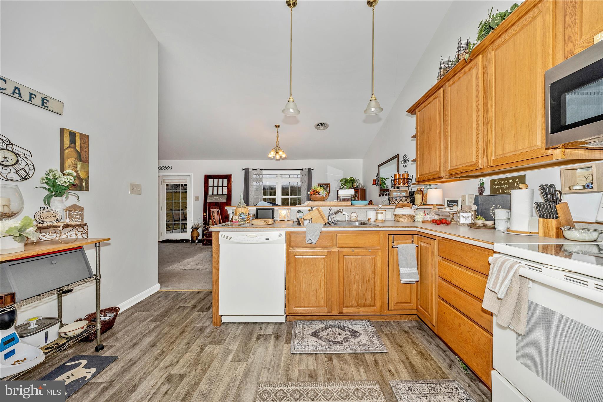 MOSS SPRING - Residential