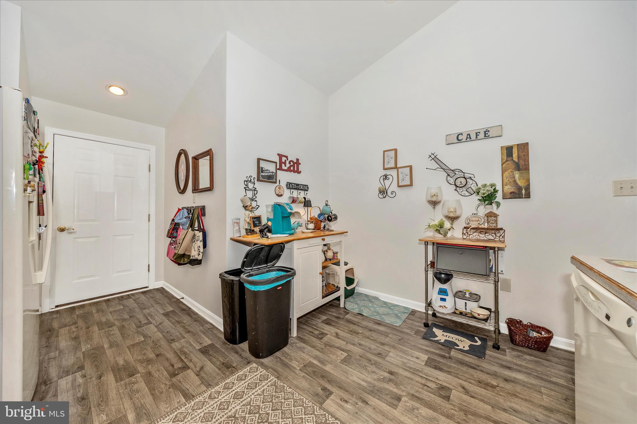 MOSS SPRING - Residential