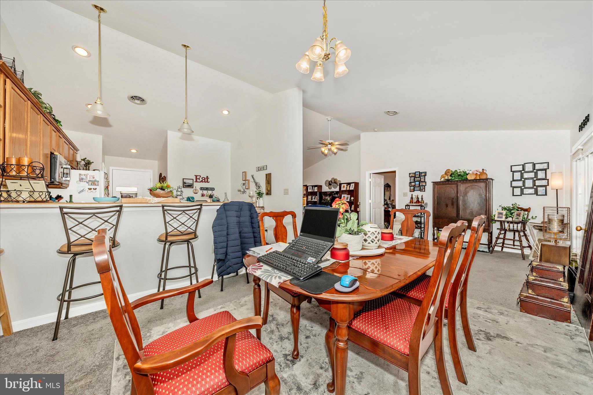 MOSS SPRING - Residential