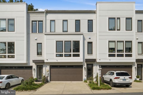 Photo of 3737 Glenmoor Reserve Lane, CHEVY CHASE, MD 20815 (MLS # MDMC2255768)