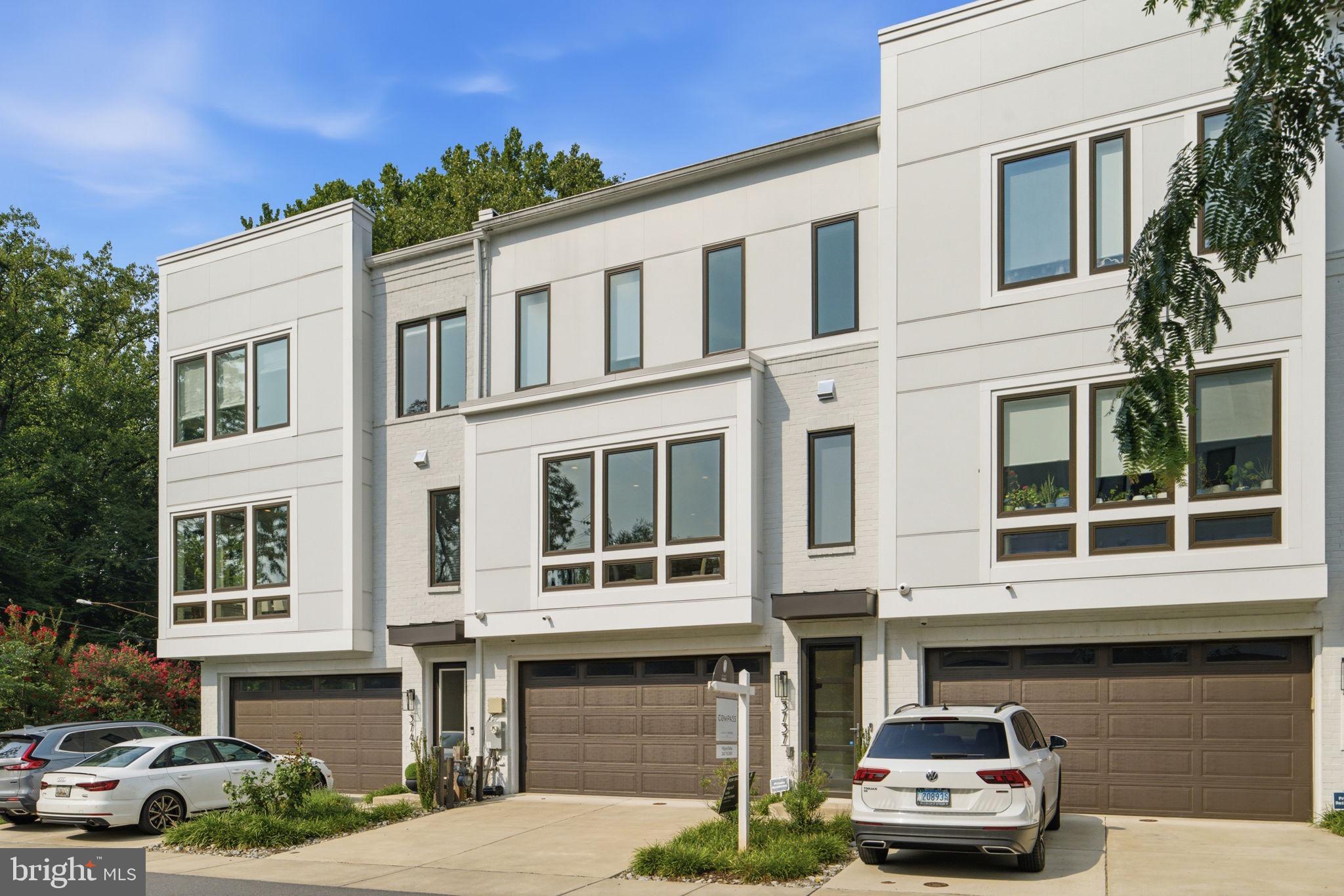3737 GLENMOOR RESERVE LANE
