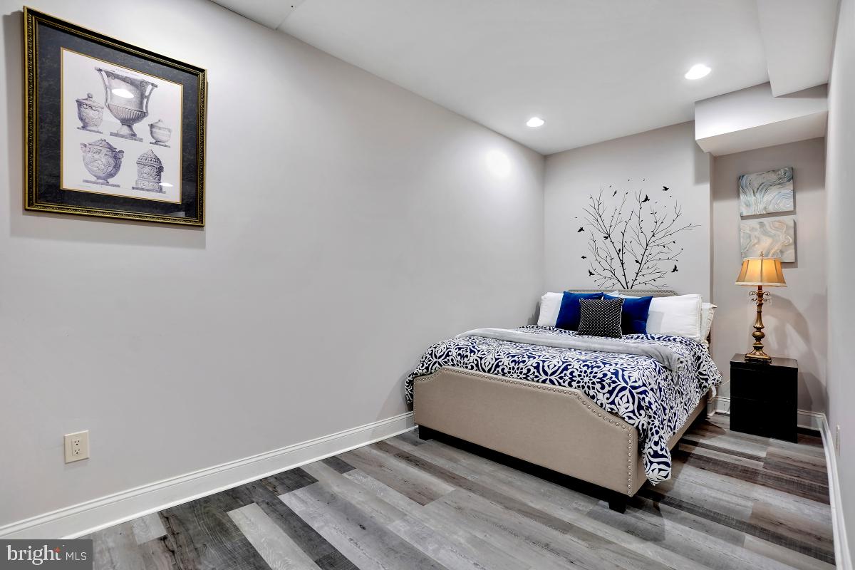 OAKTON - Residential