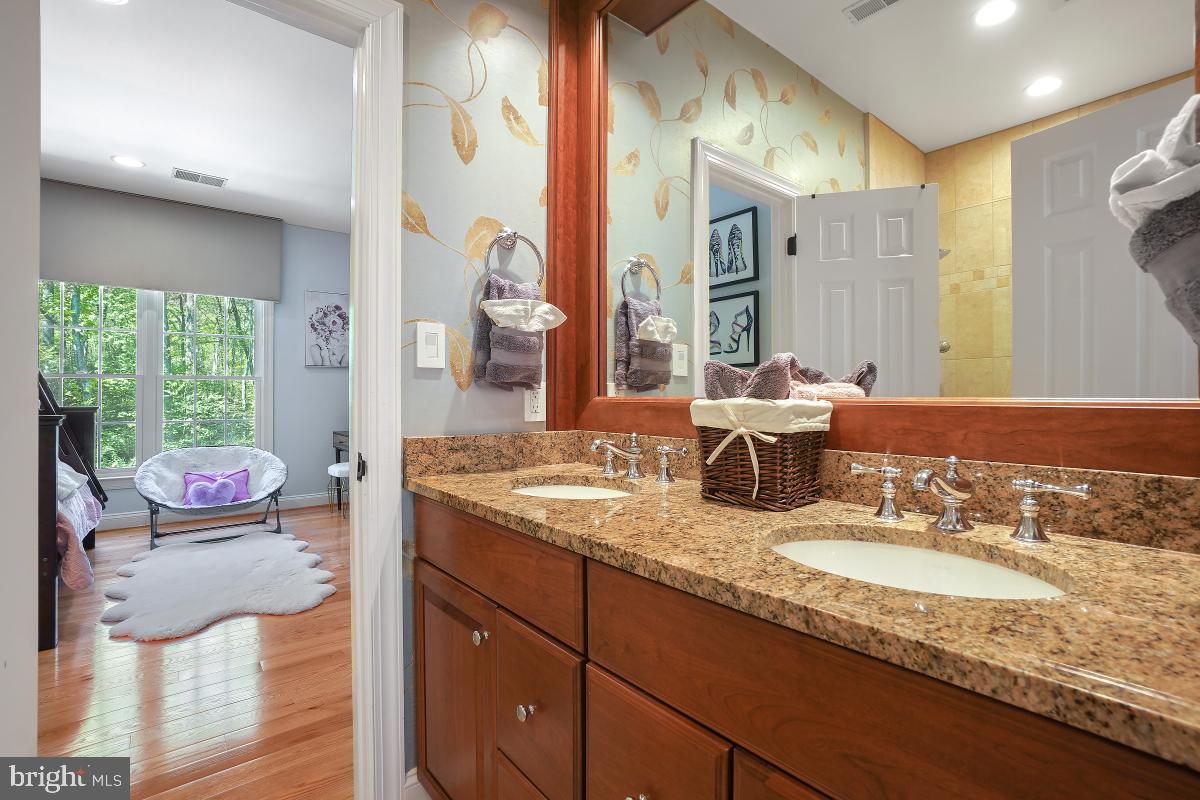 OAKTON - Residential