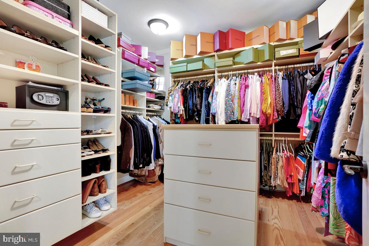 OAKTON - Residential