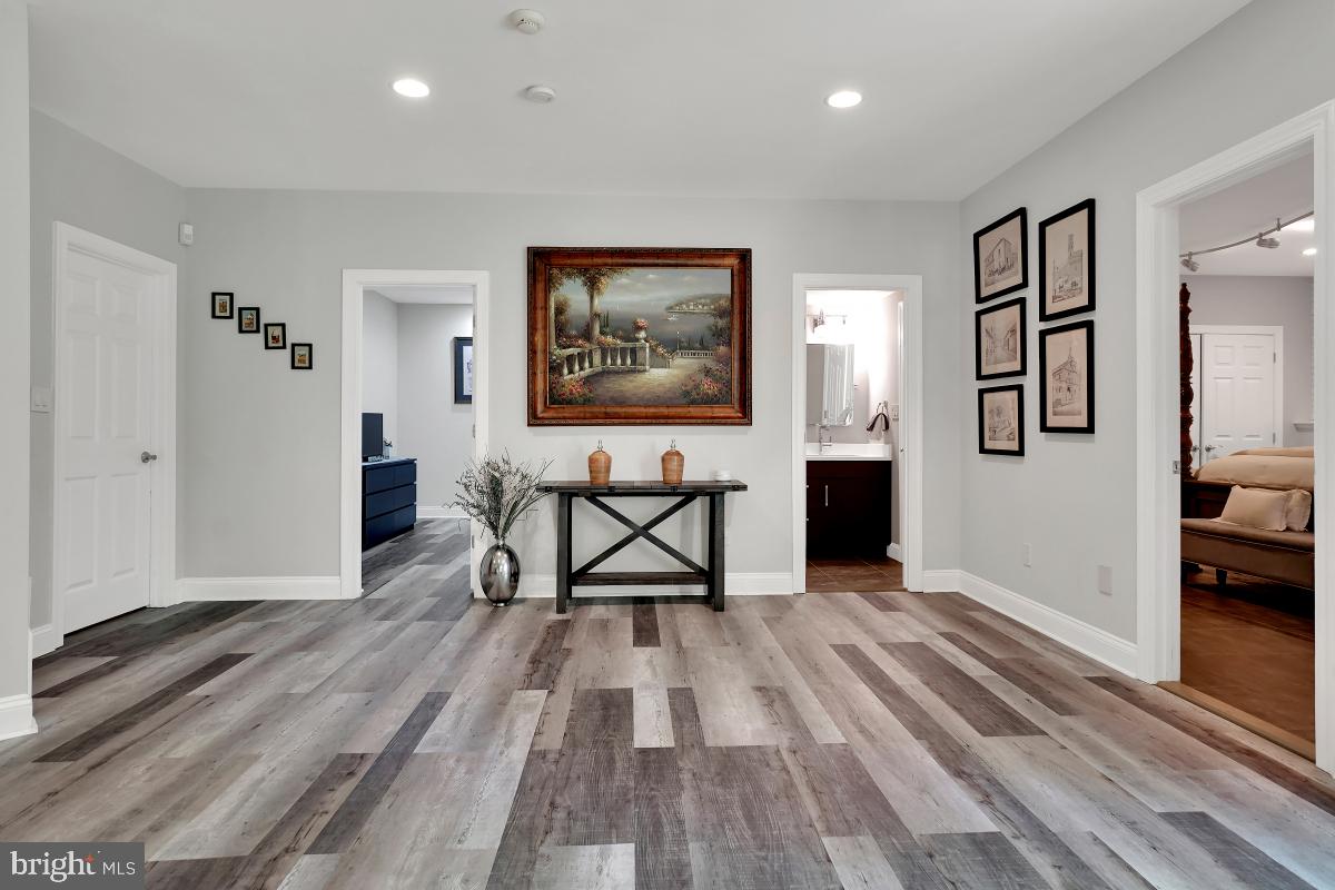 OAKTON - Residential