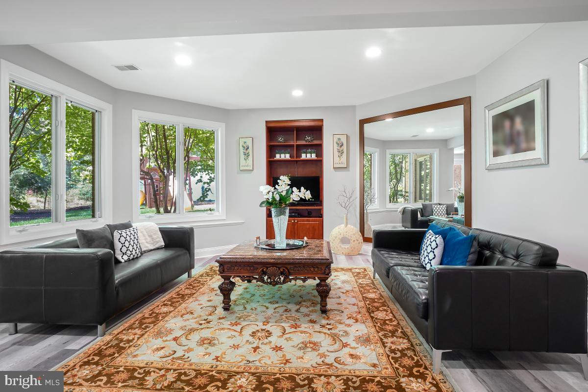 OAKTON - Residential