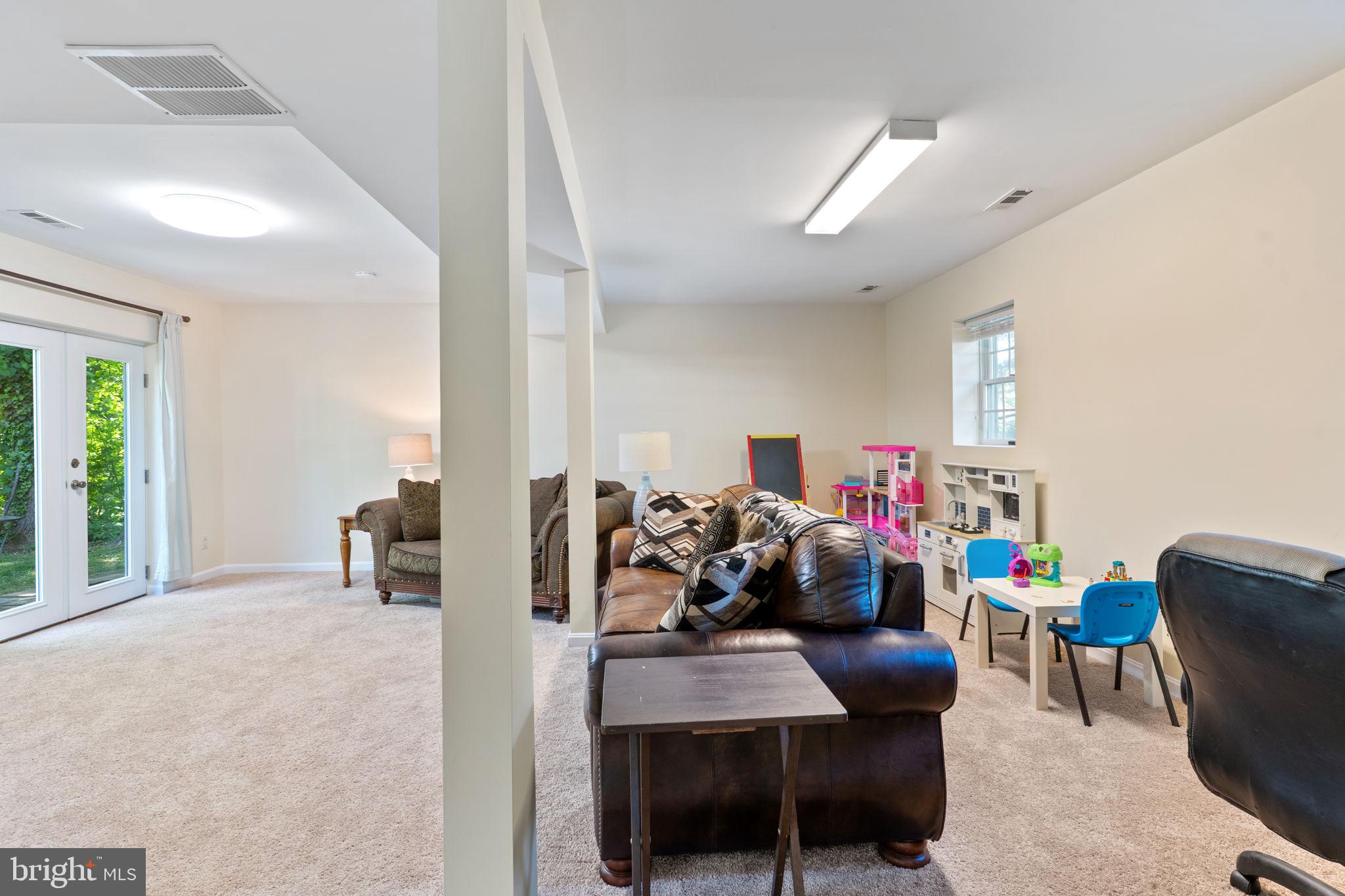 LONG BEACH - Residential