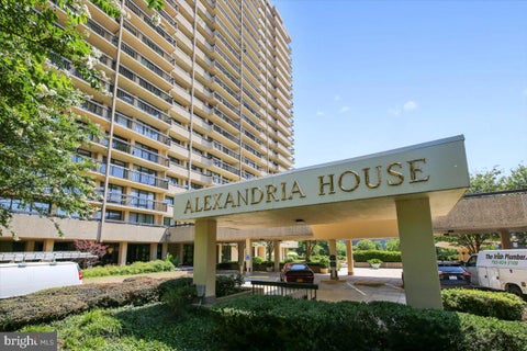 Photo of 400 Madison Street #1804, ALEXANDRIA, VA 22314 (MLS # VAAX2065670)