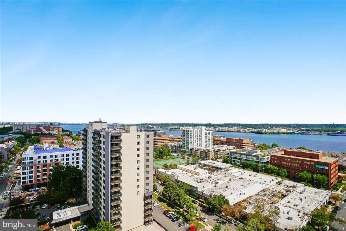 400 MADISON STREET 1804