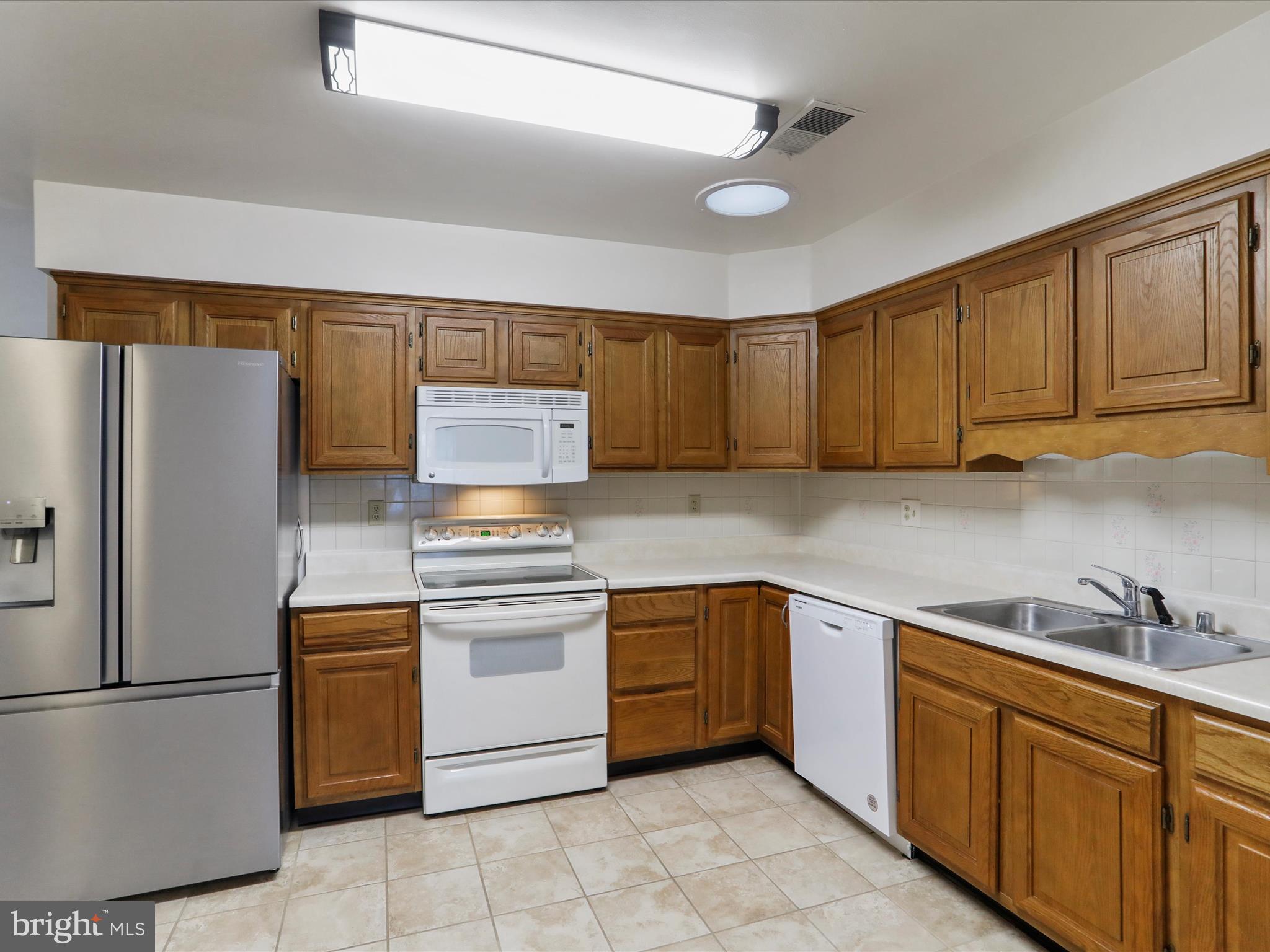 TOWNE OAK VILLAGE - Residential