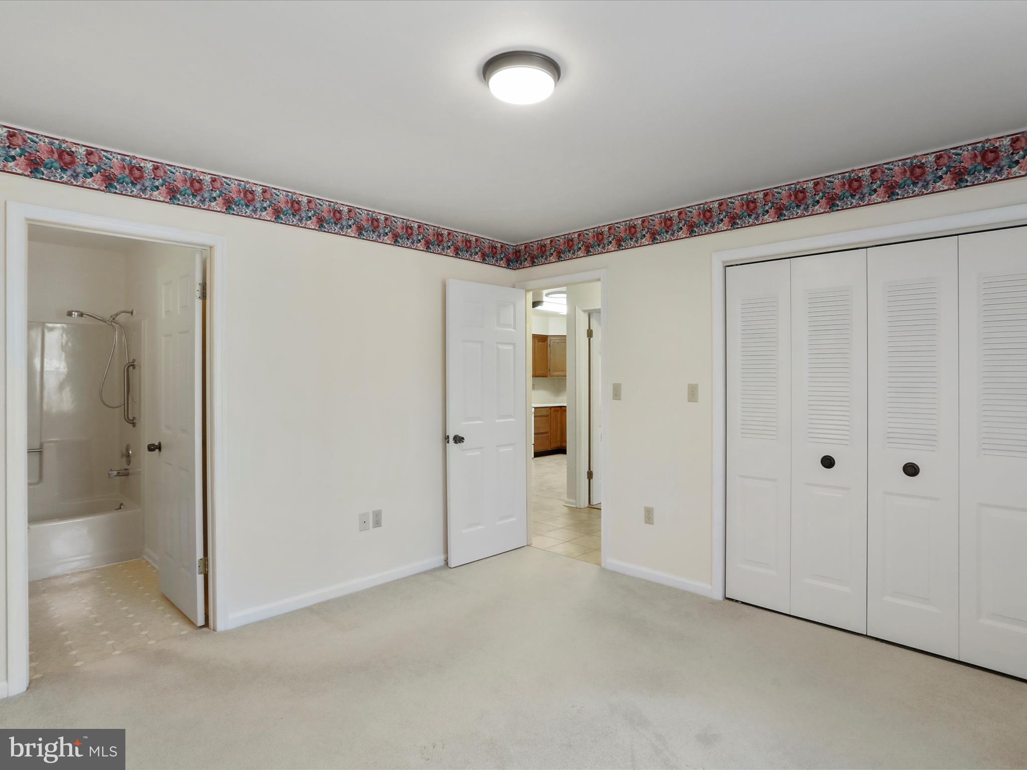 TOWNE OAK VILLAGE - Residential