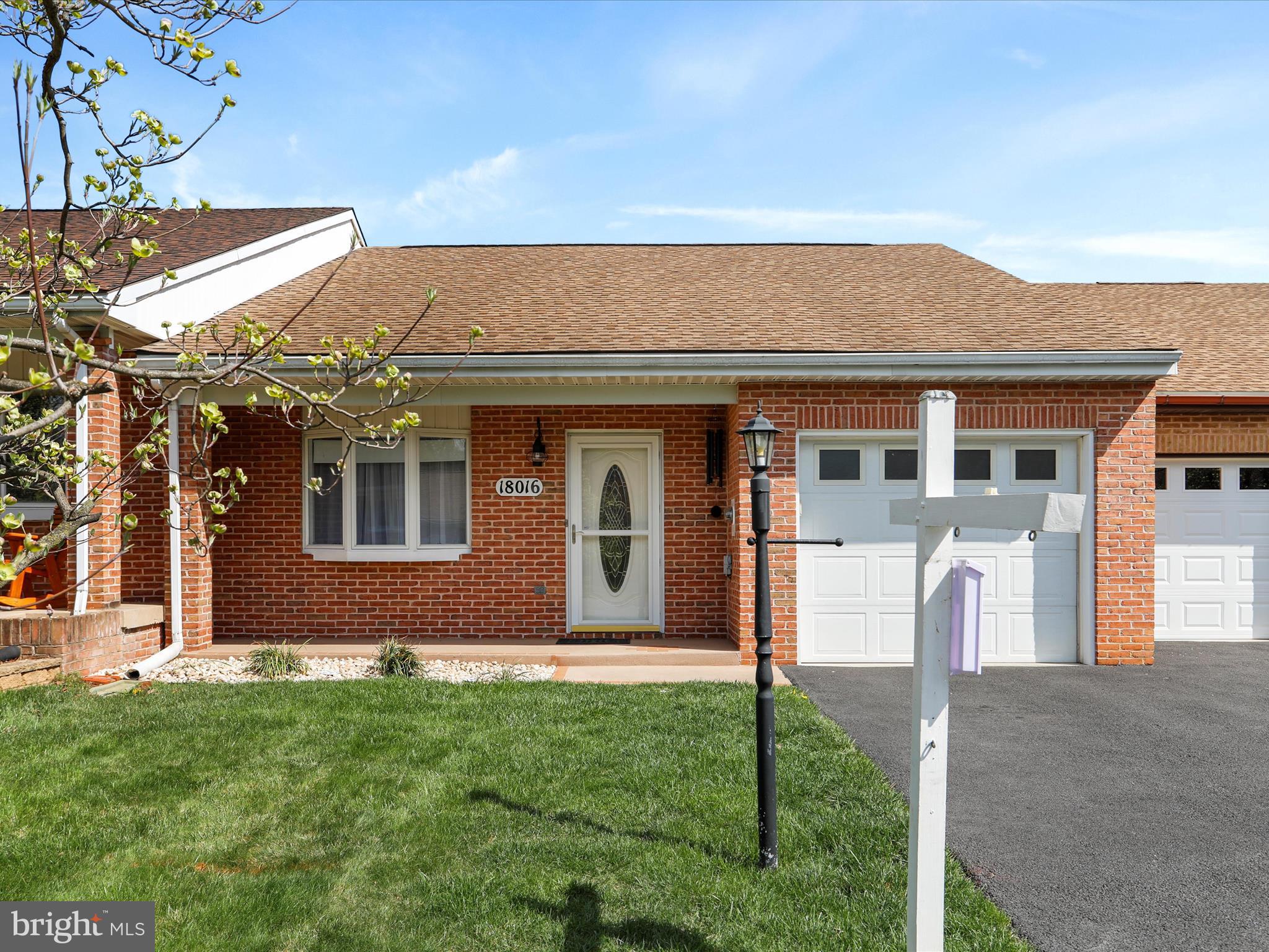 TOWNE OAK VILLAGE - Residential