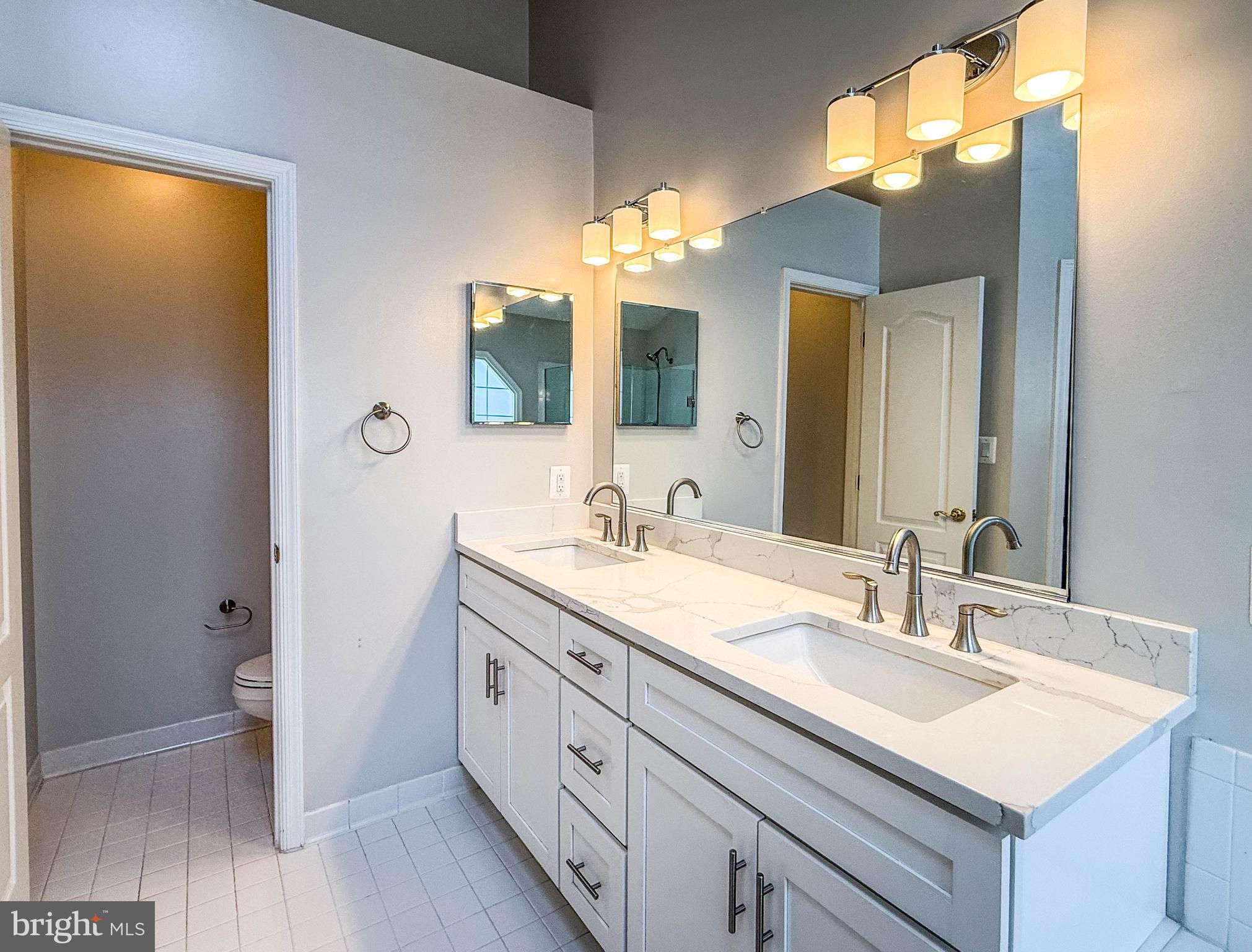 TOWER OAKS - Residential