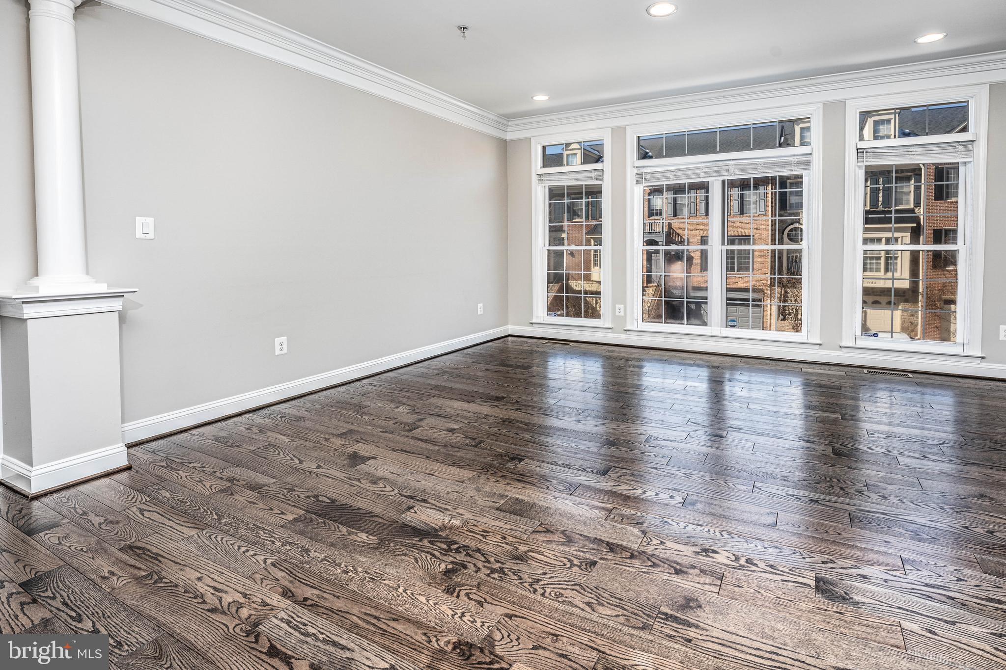 TOWER OAKS - Residential