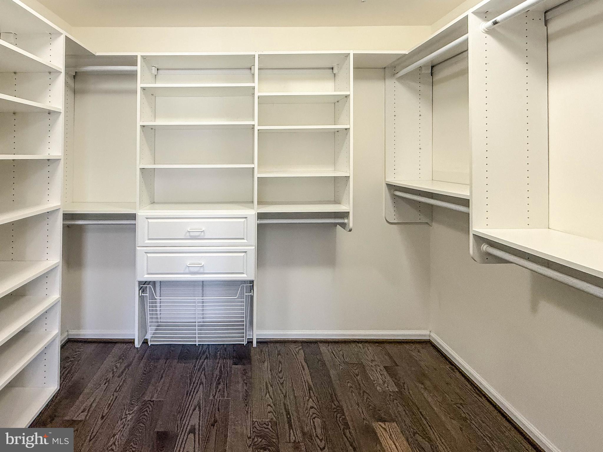 TOWER OAKS - Residential