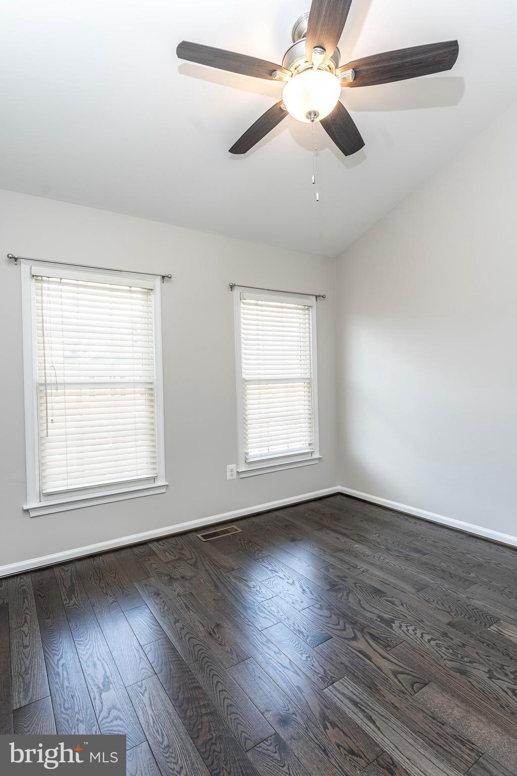 TOWER OAKS - Residential