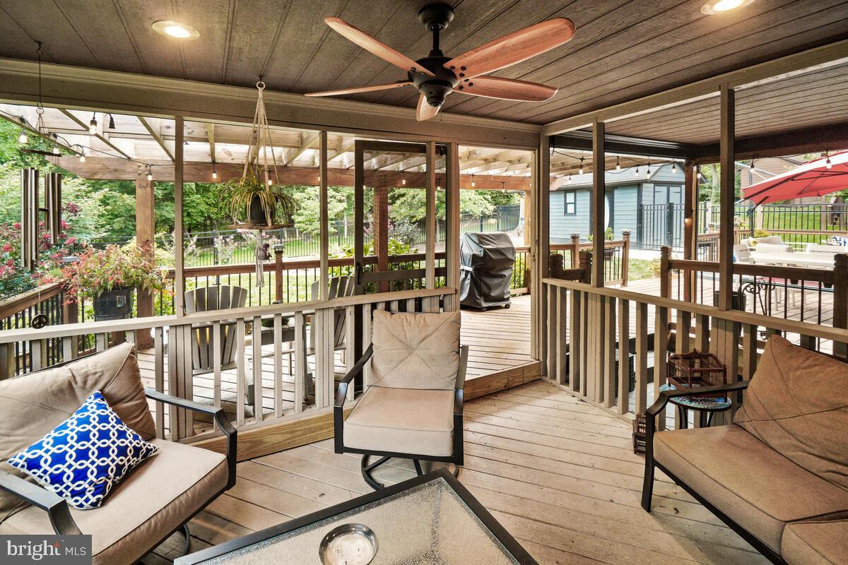 THE MEADOWS - Residential