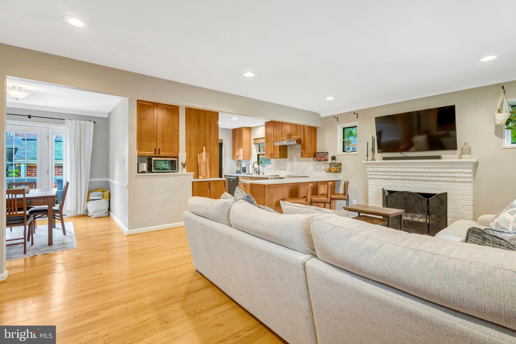3907 FAIRVIEW DRIVE