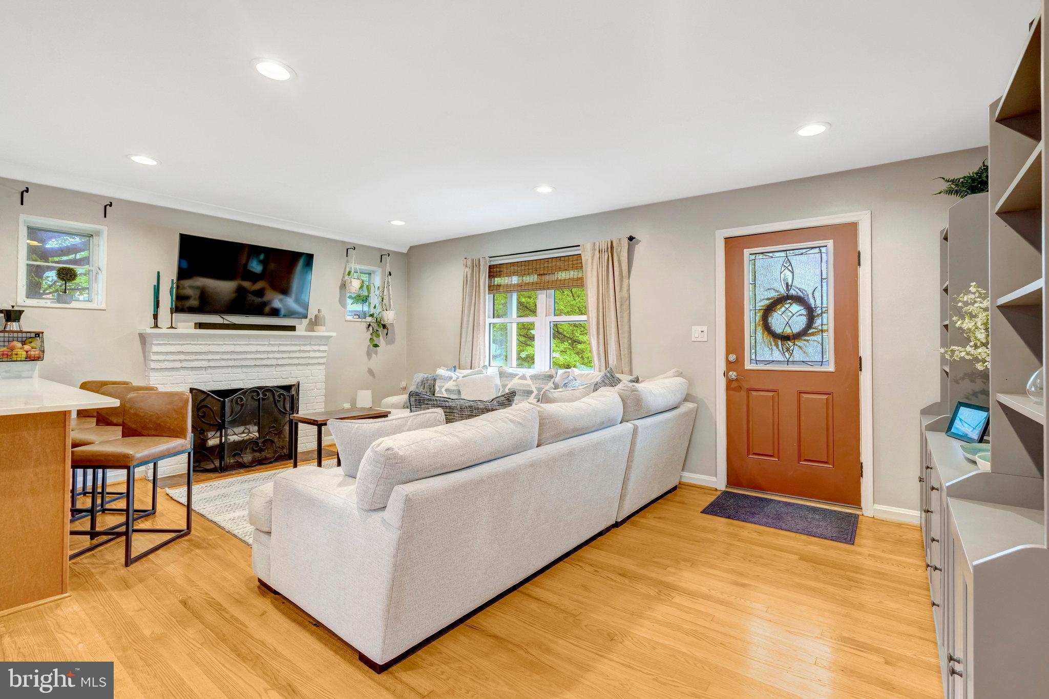 3907 FAIRVIEW DRIVE