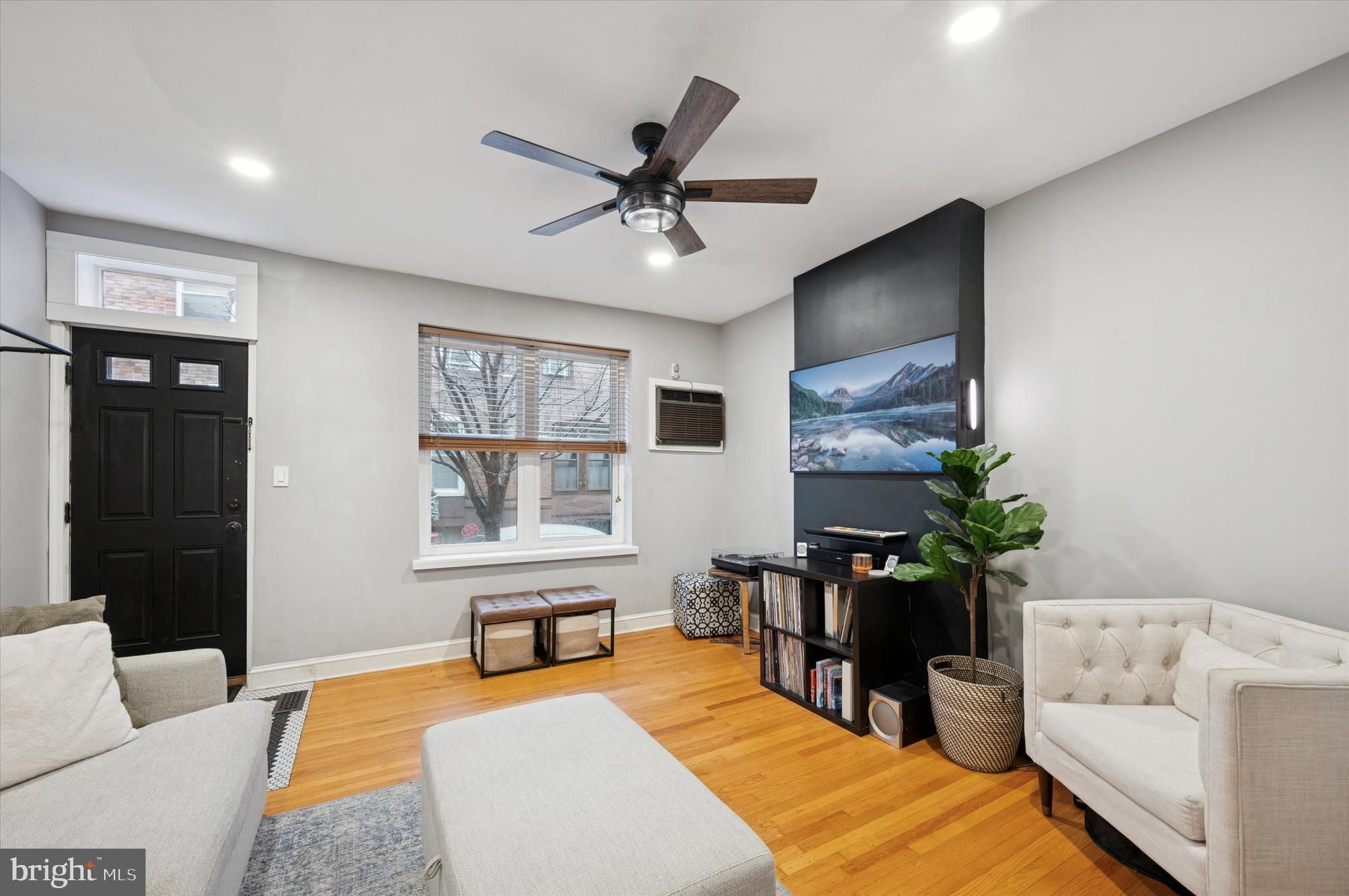 GIRARD ESTATES - Residential