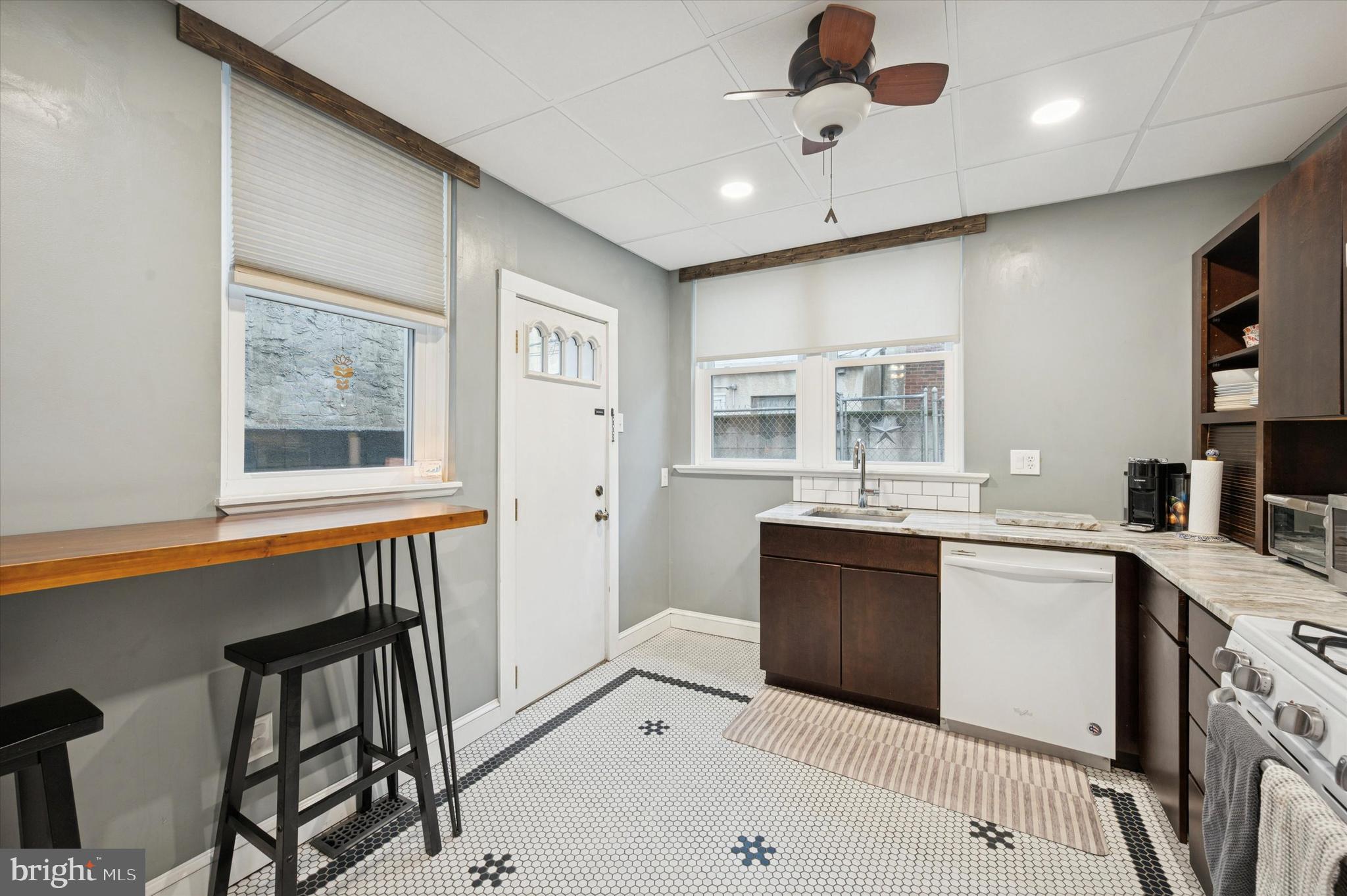 GIRARD ESTATES - Residential