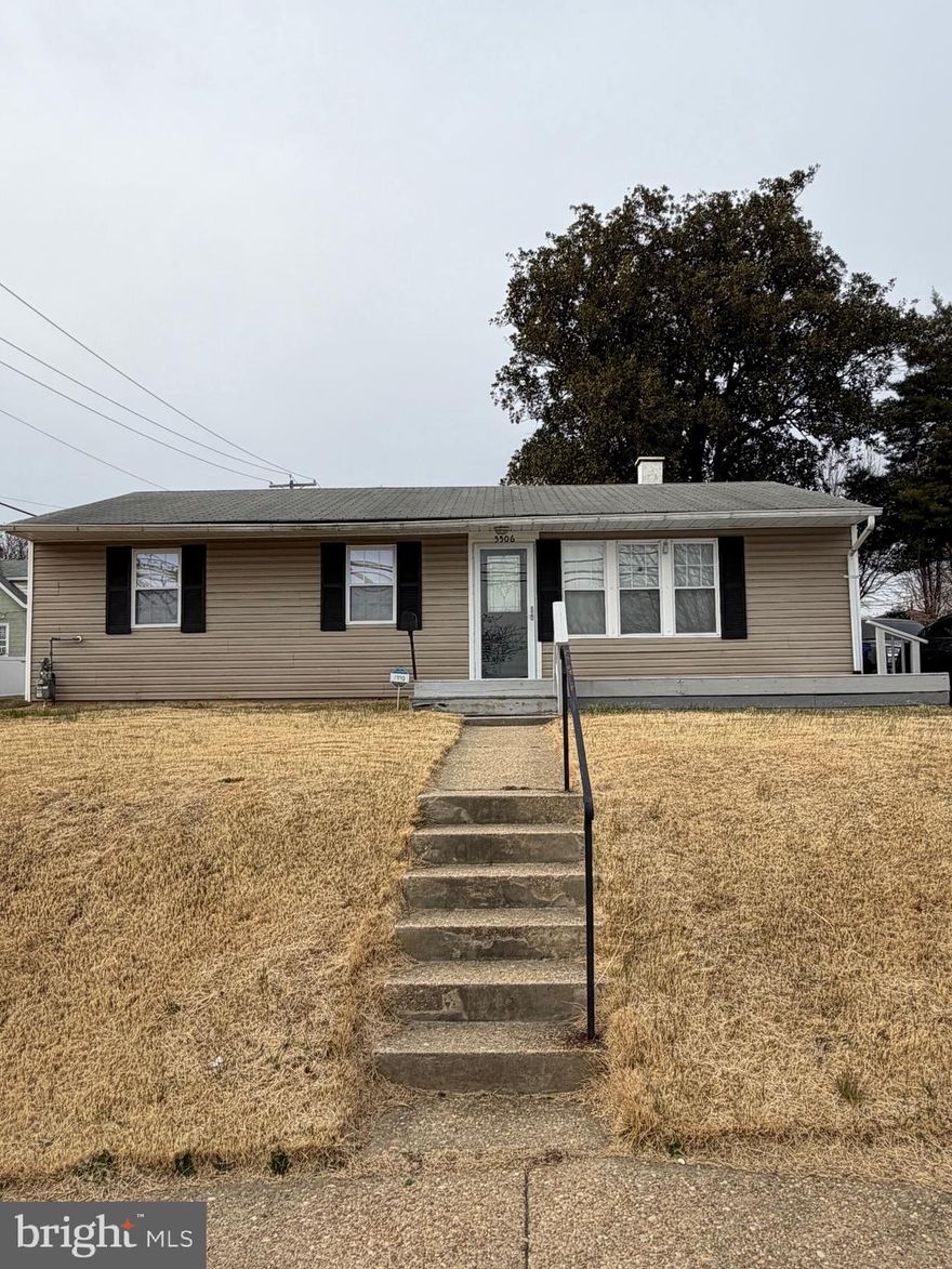 Fully renovated and truly turnkey investment property !

This property has been updated throughout and is ready to perform from day one with no deferred maintenance. Currently rented at $2,100 per month, offering immediate cash flow and stable income for an investor seeking a low-maintenance asset. Renovations include modern finishes, updated systems, and a layout that appeals to today’s tenants. Ideal addition to a rental portfolio or a hands-off investment opportunity in a strong rental area.