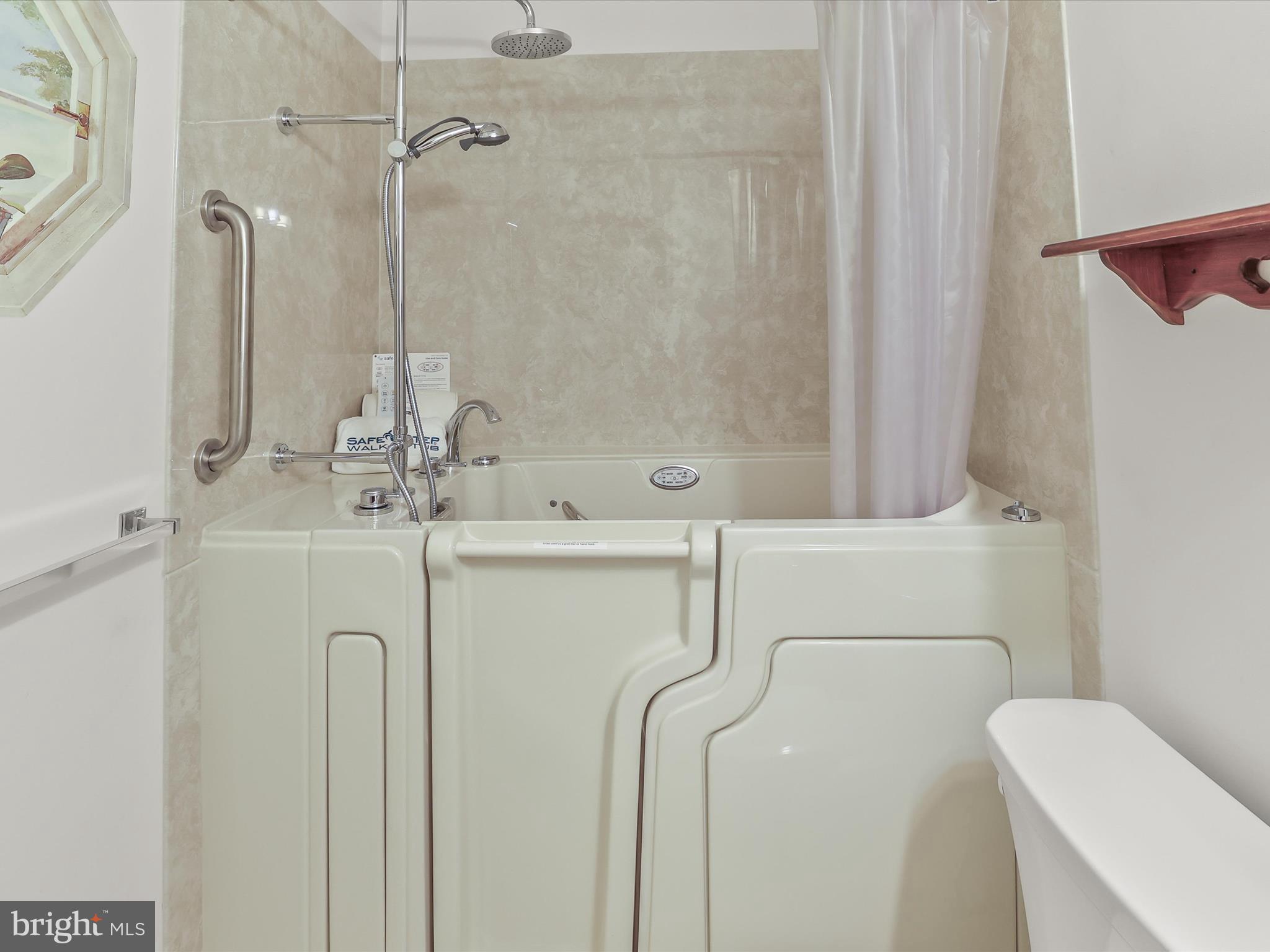 ROTH'S FARM VILLAGE - Residential