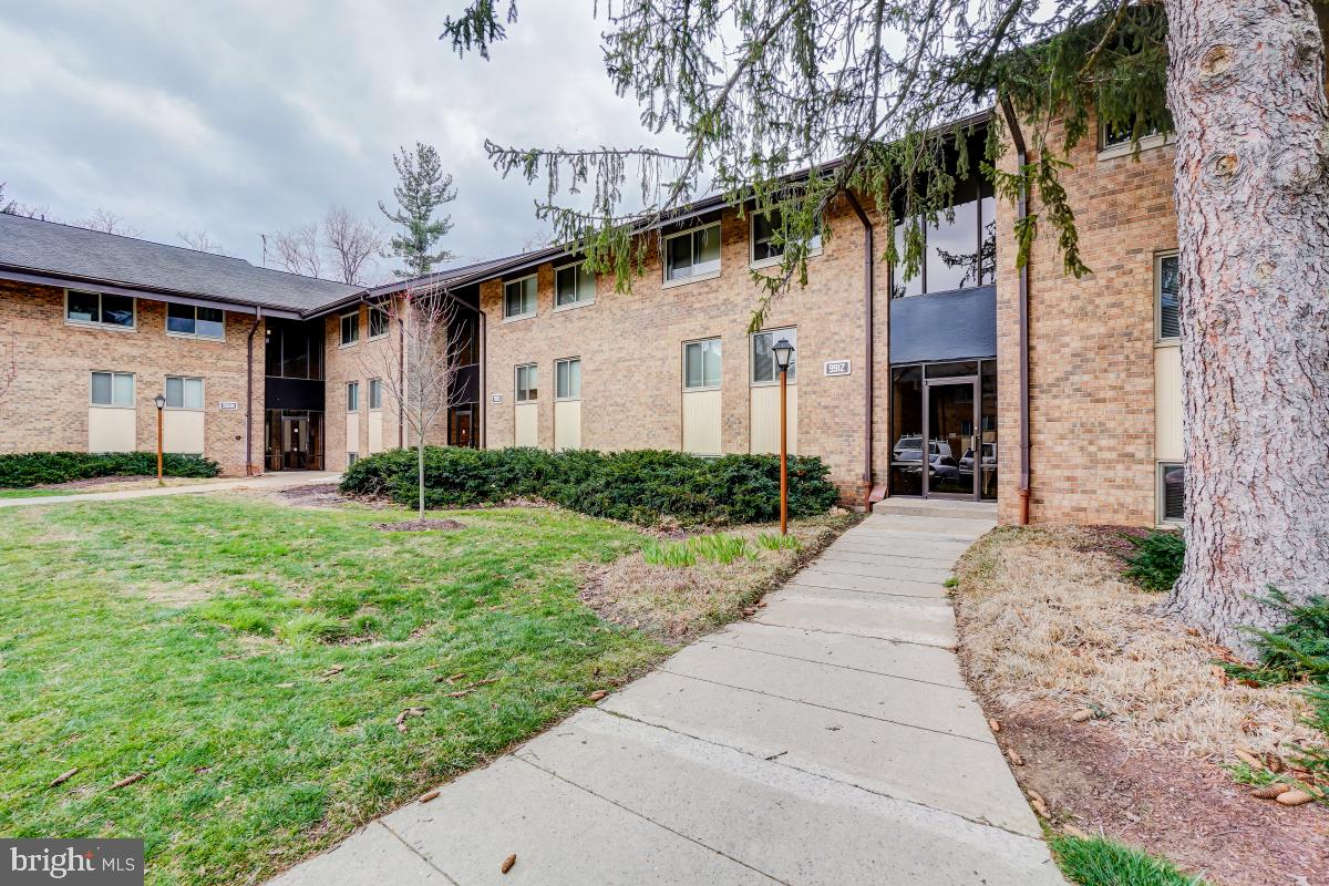 NORMANDIE ON THE LAKE II - Residential