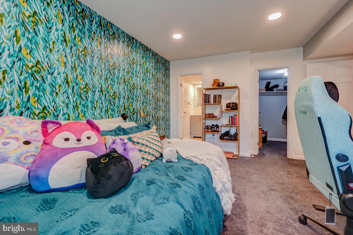 NORMANDIE ON THE LAKE II - Residential