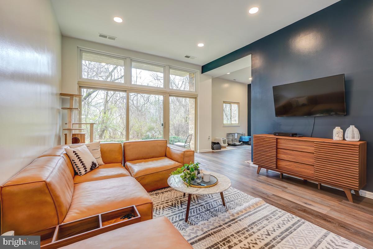 NORMANDIE ON THE LAKE II - Residential