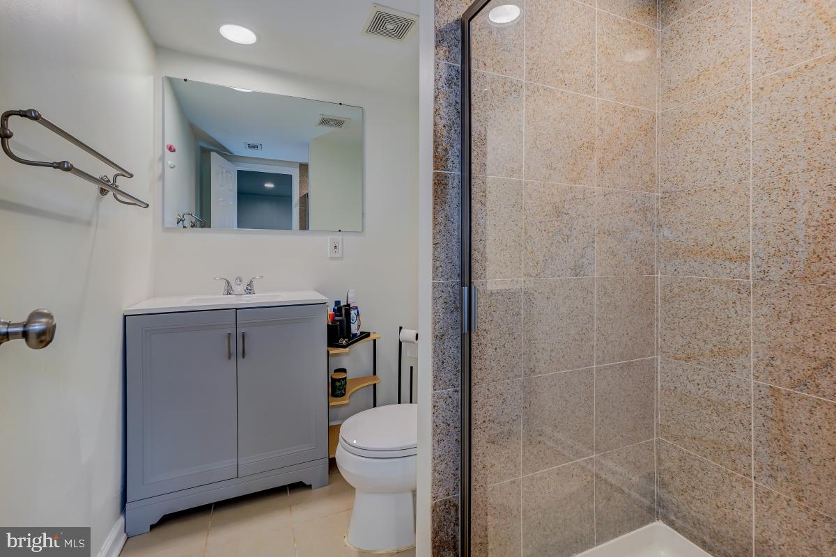 NORMANDIE ON THE LAKE II - Residential