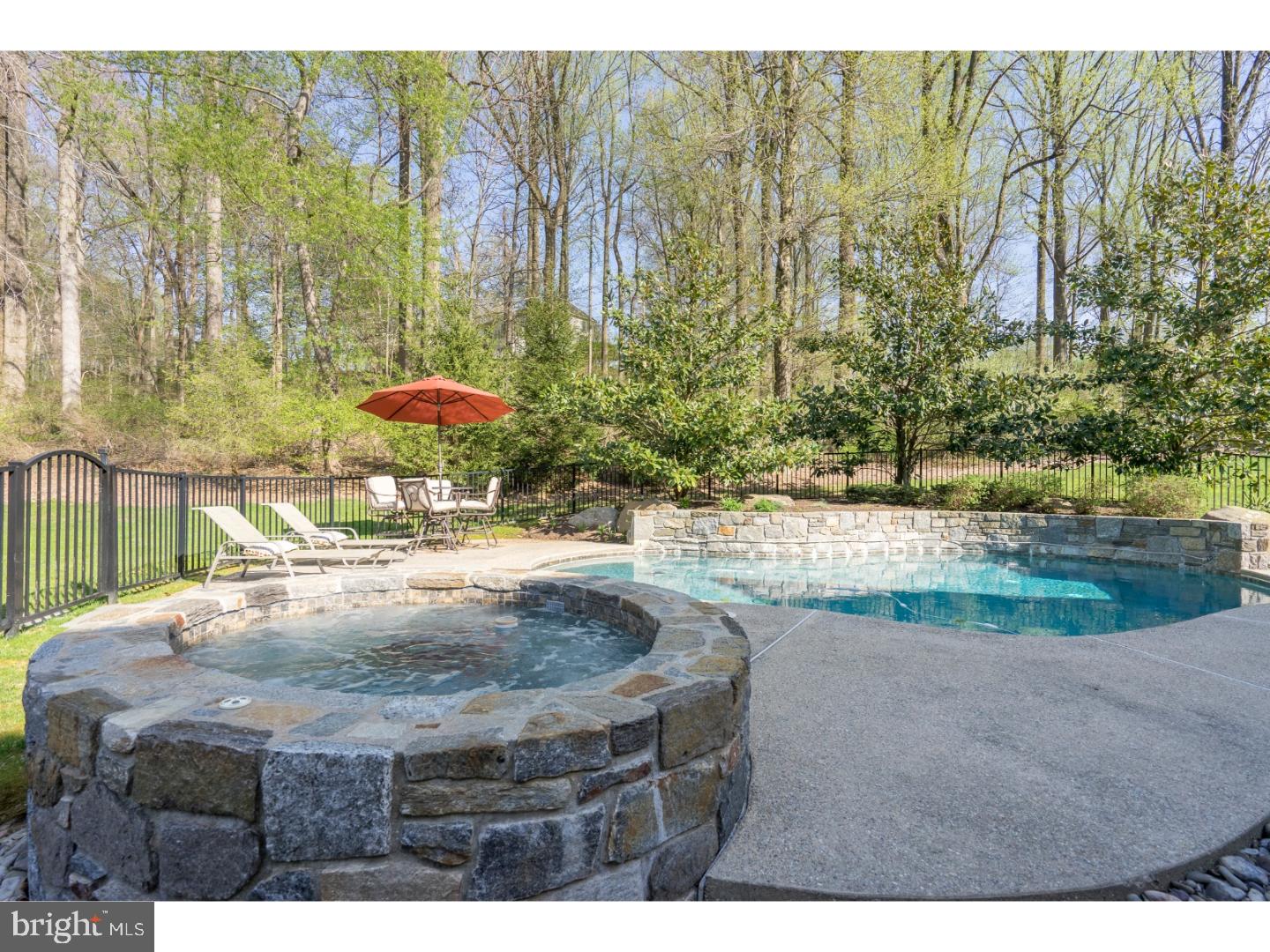 GEIST POINT - Residential