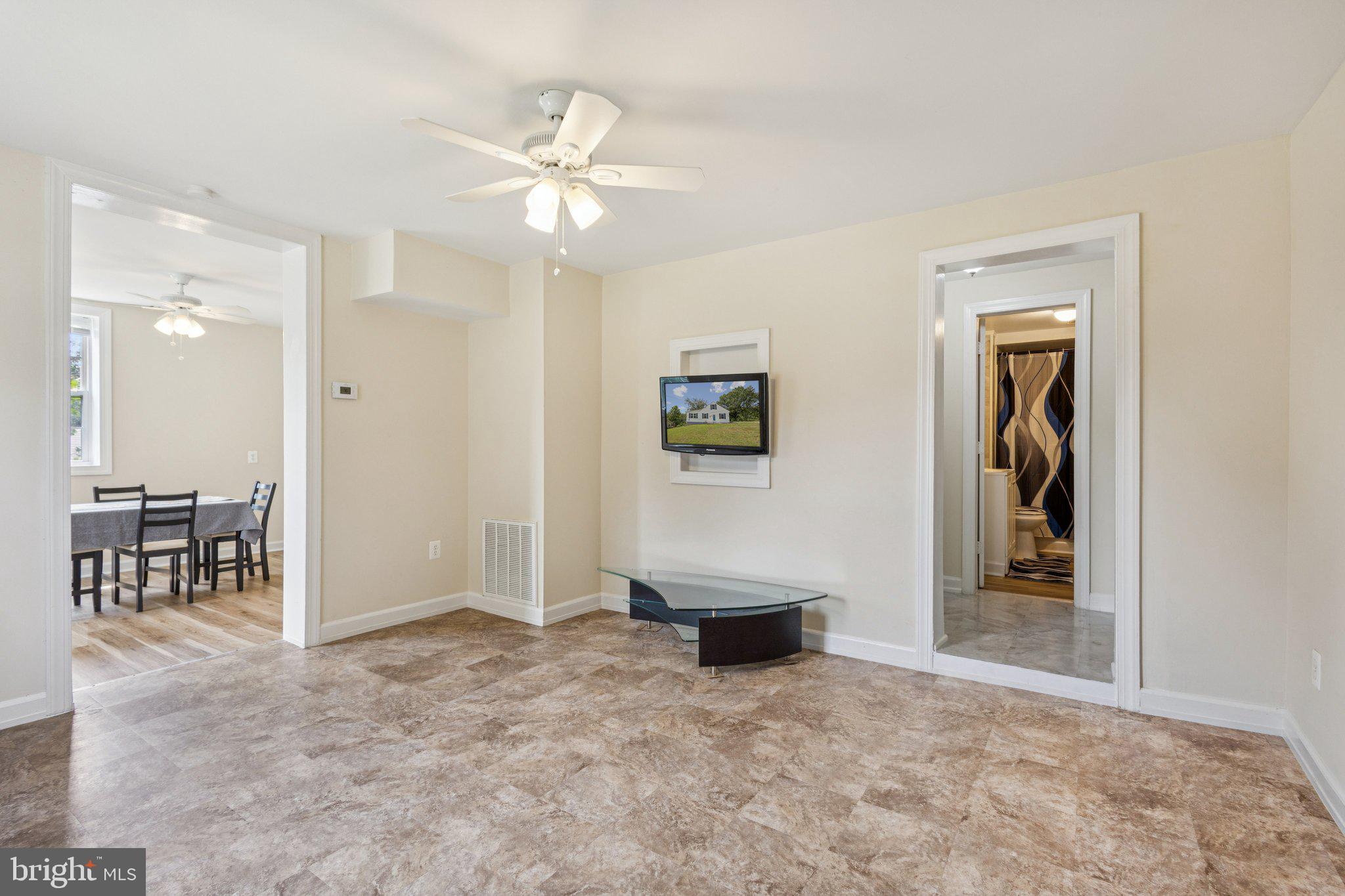 KELLEY ROAD COMMONS - Residential