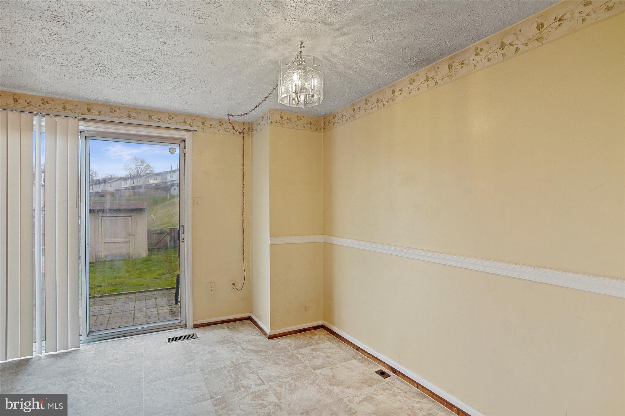 WOODBRIDGE CENTER - Residential