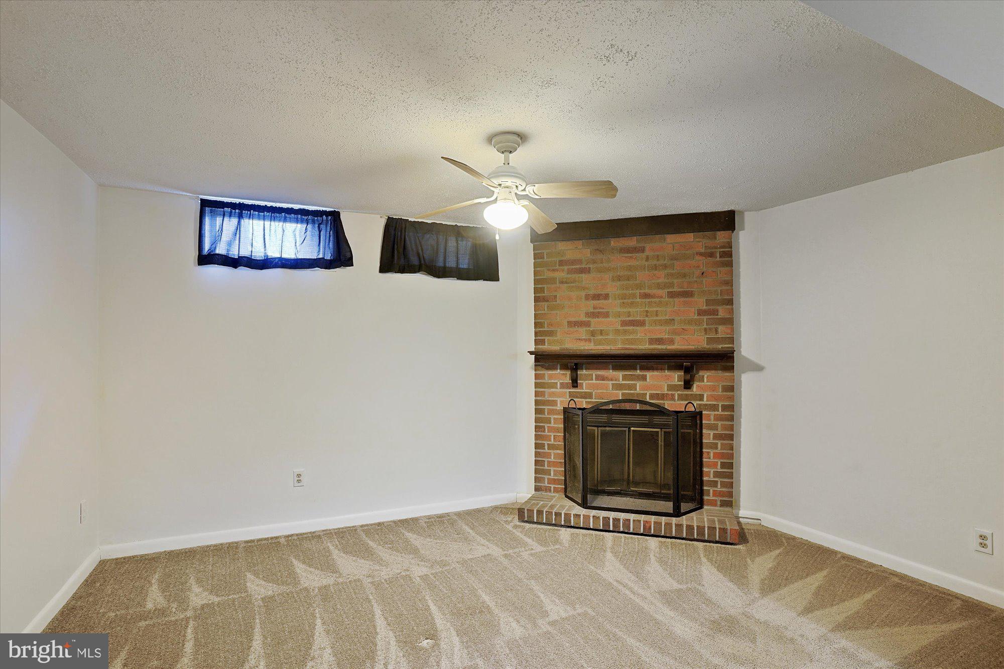 WOODBRIDGE CENTER - Residential