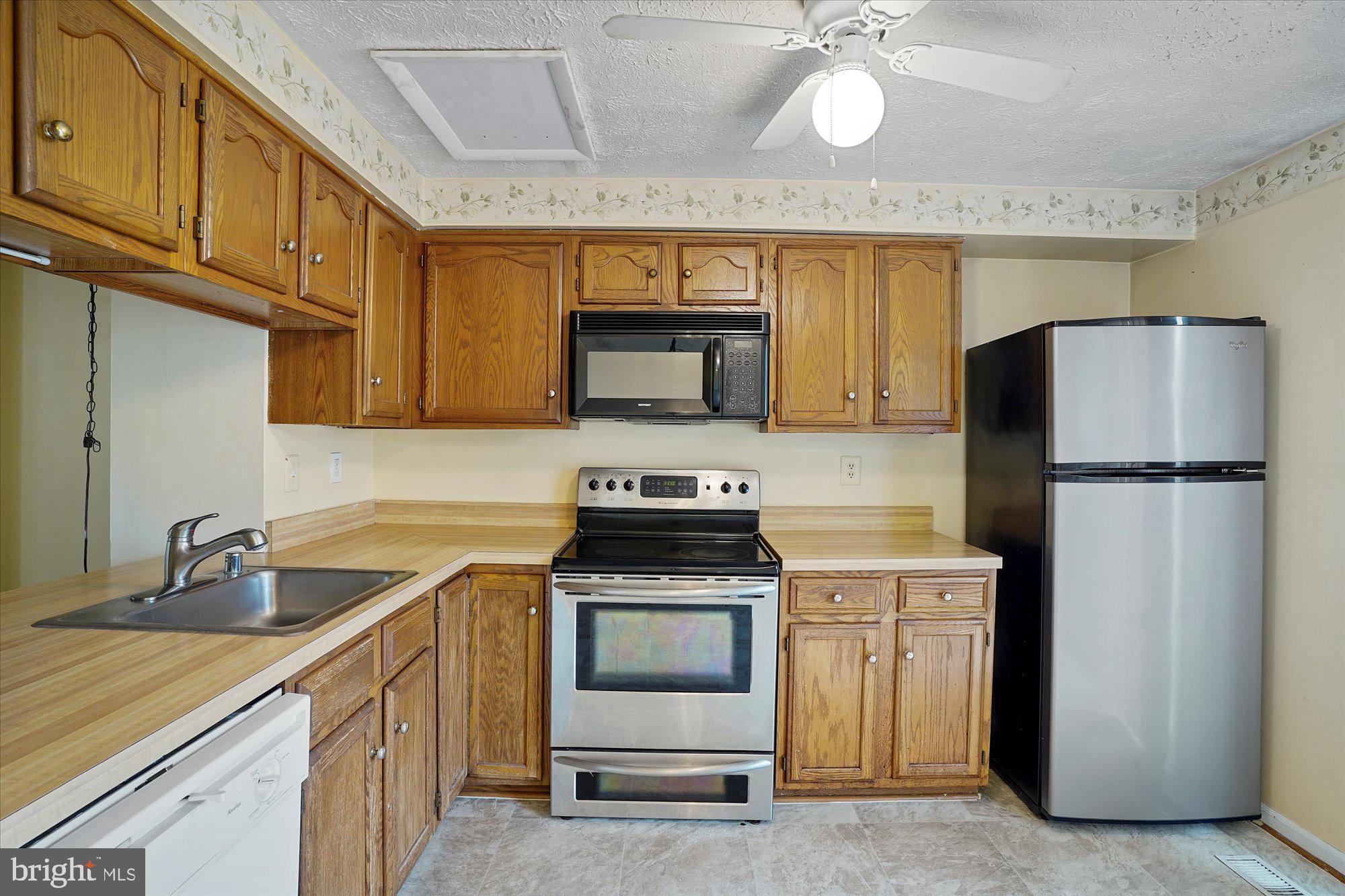 WOODBRIDGE CENTER - Residential