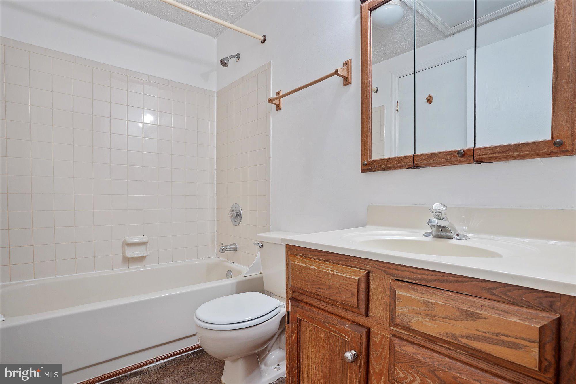 WOODBRIDGE CENTER - Residential