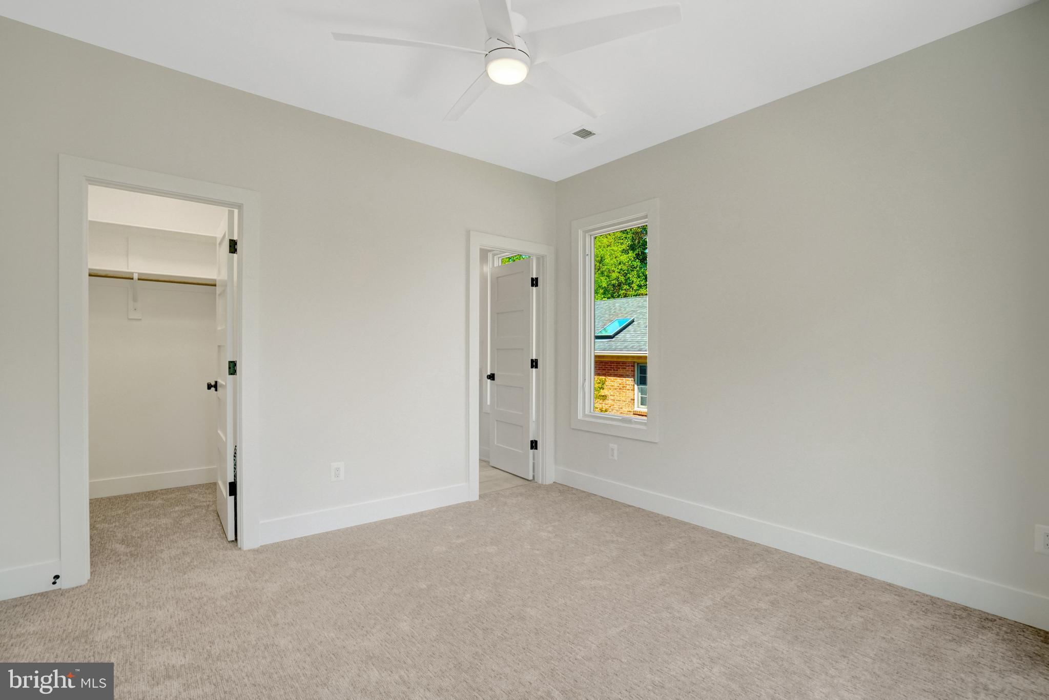 COUNTRY CLUB - Residential