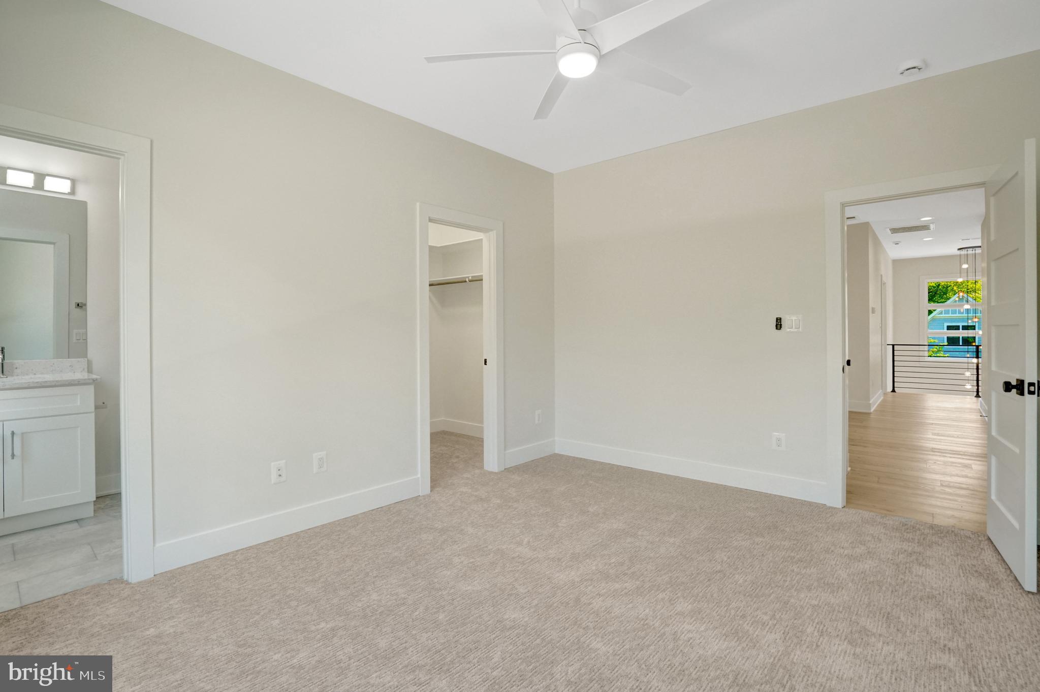 COUNTRY CLUB - Residential