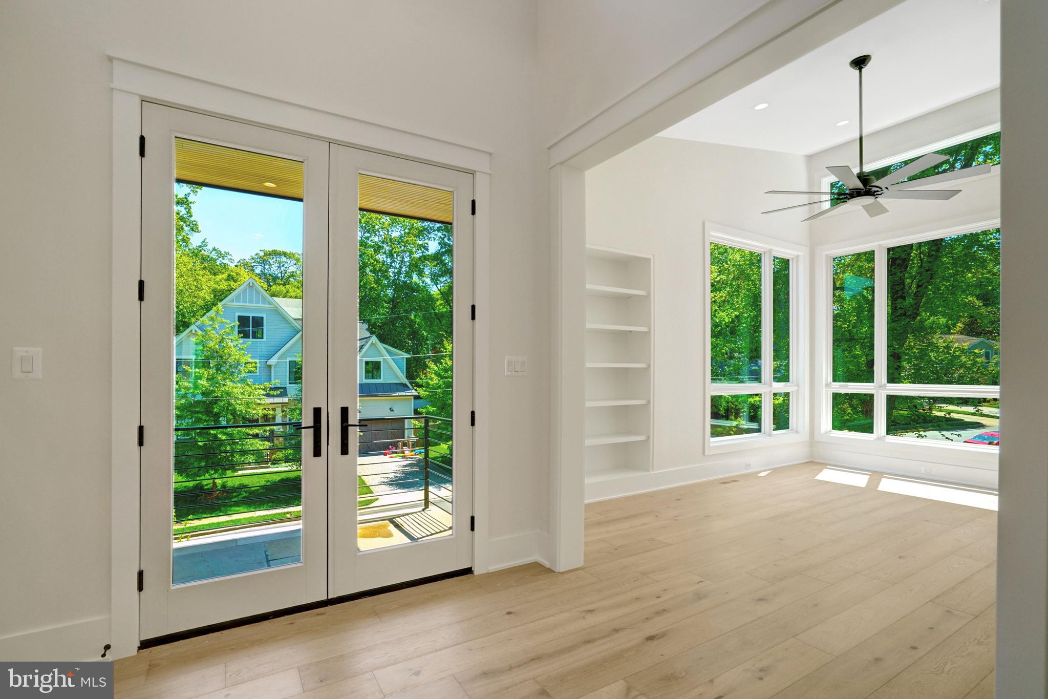 COUNTRY CLUB - Residential