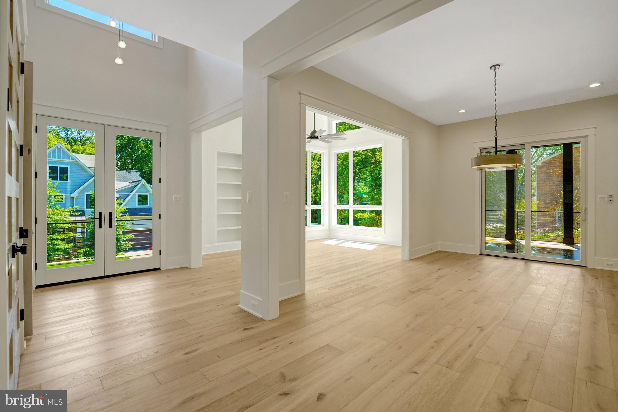 COUNTRY CLUB - Residential