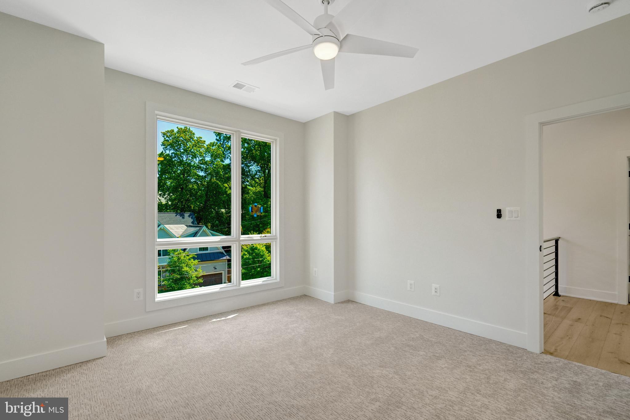COUNTRY CLUB - Residential
