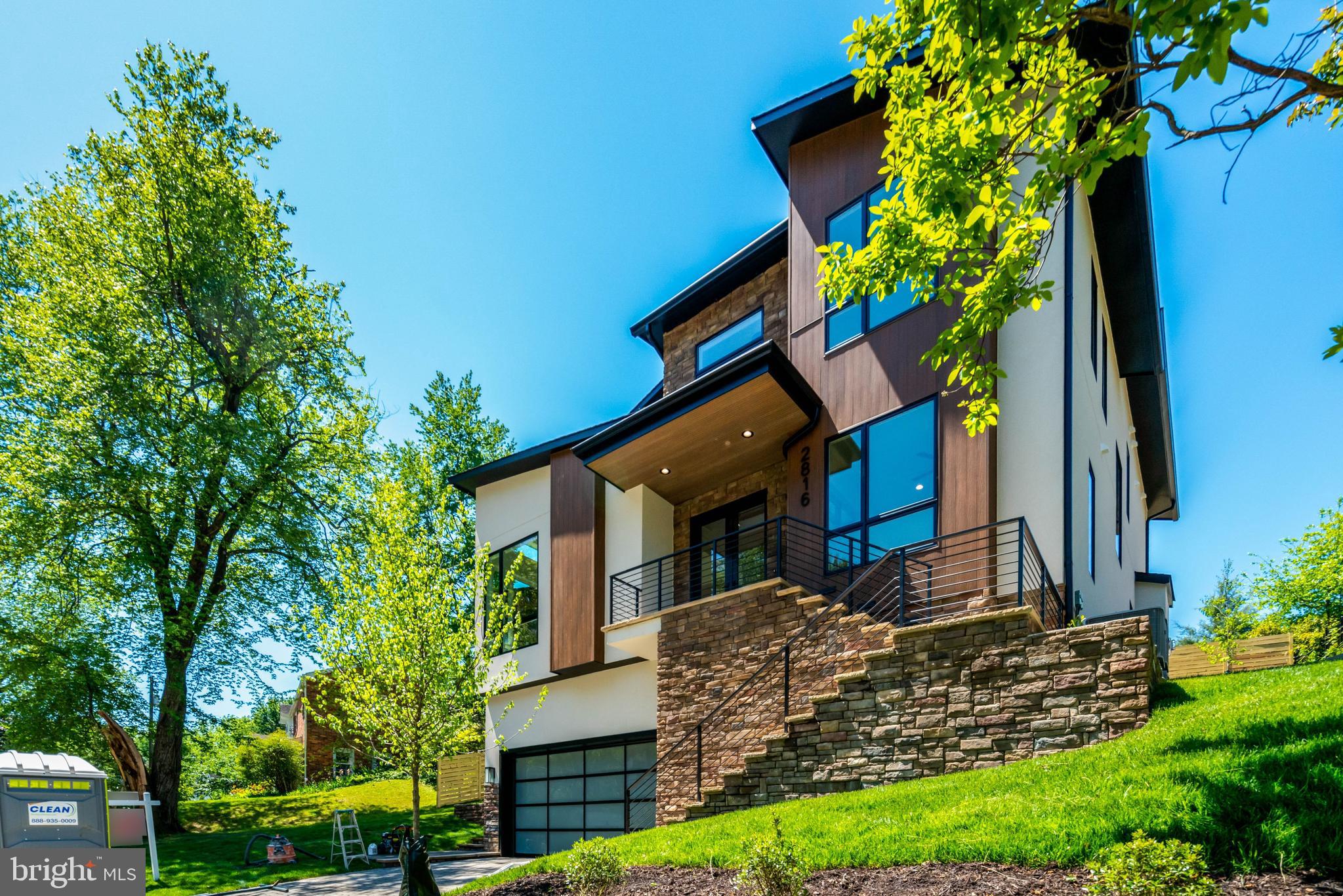 COUNTRY CLUB - Residential