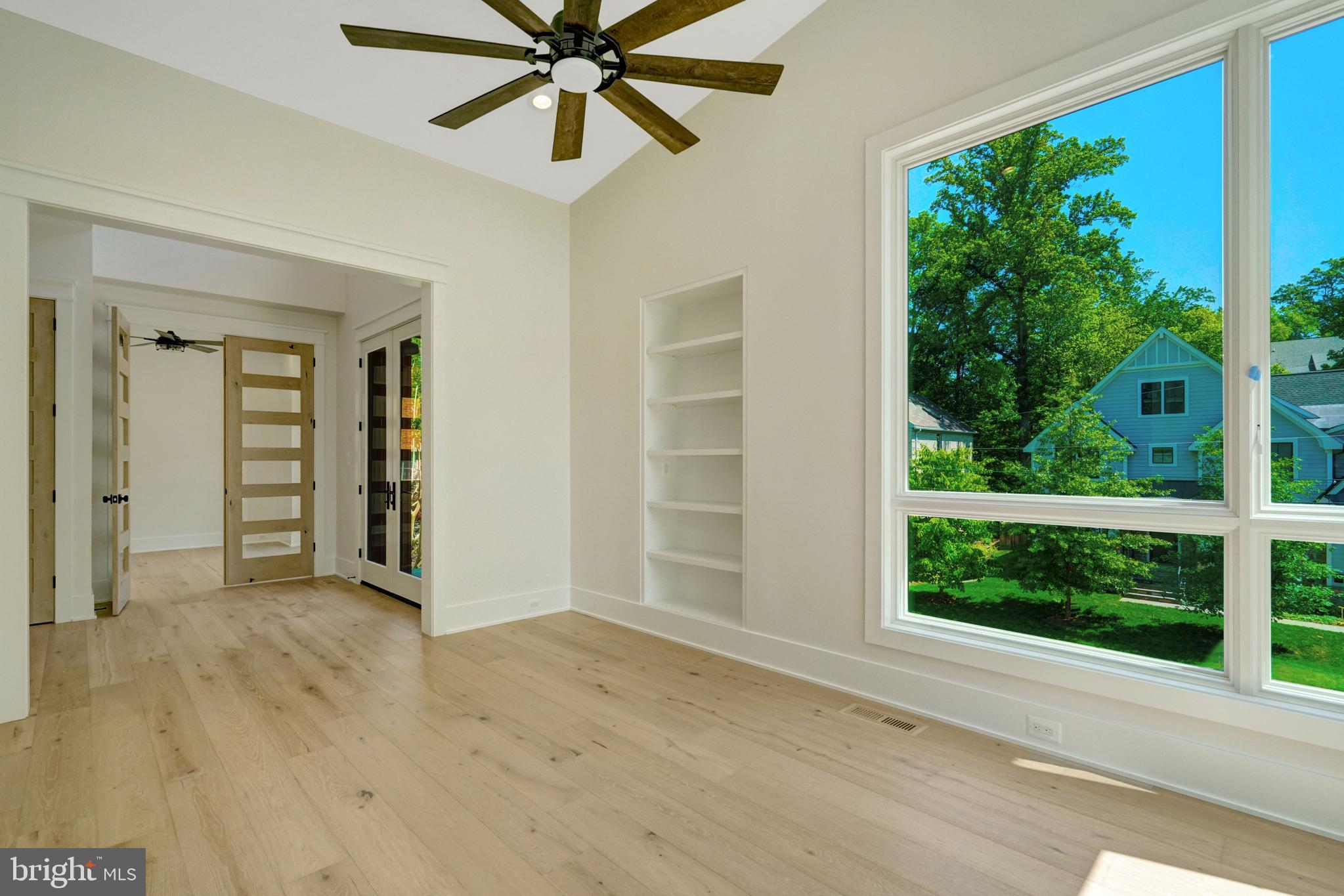 COUNTRY CLUB - Residential