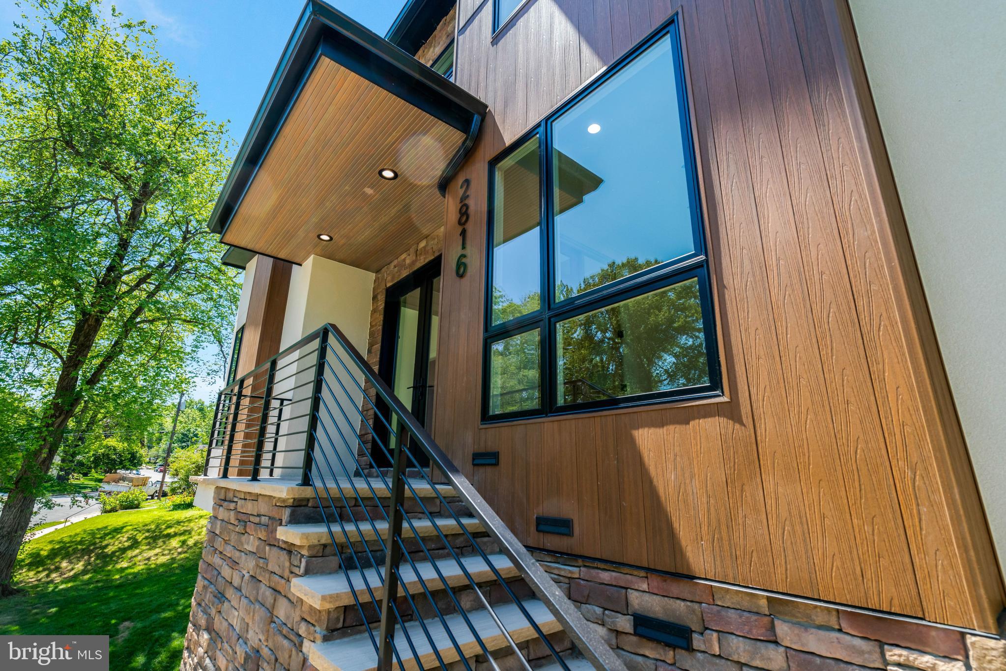 COUNTRY CLUB - Residential