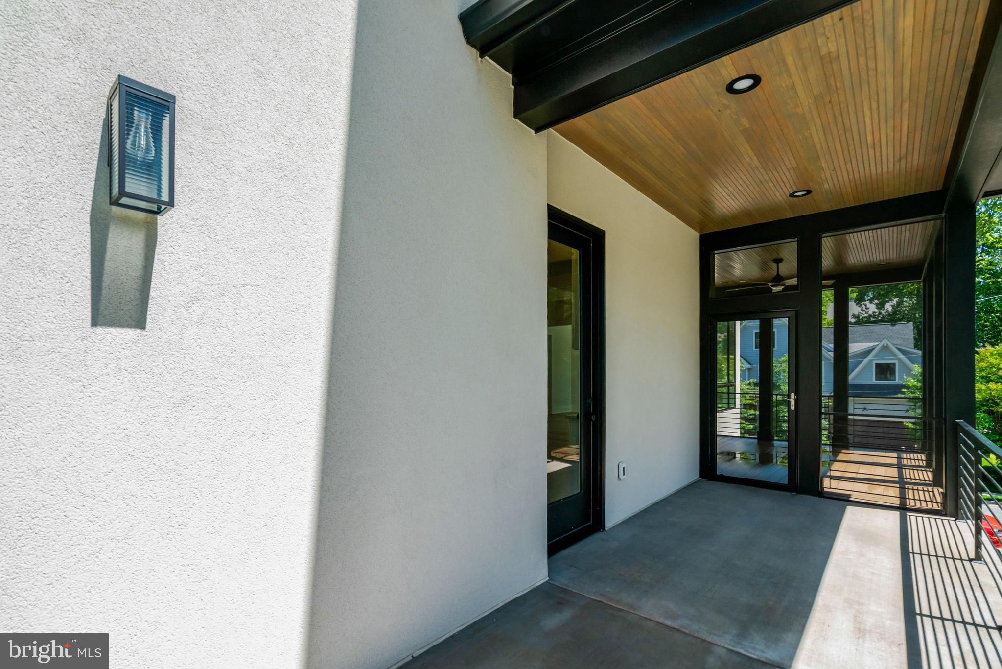 COUNTRY CLUB - Residential
