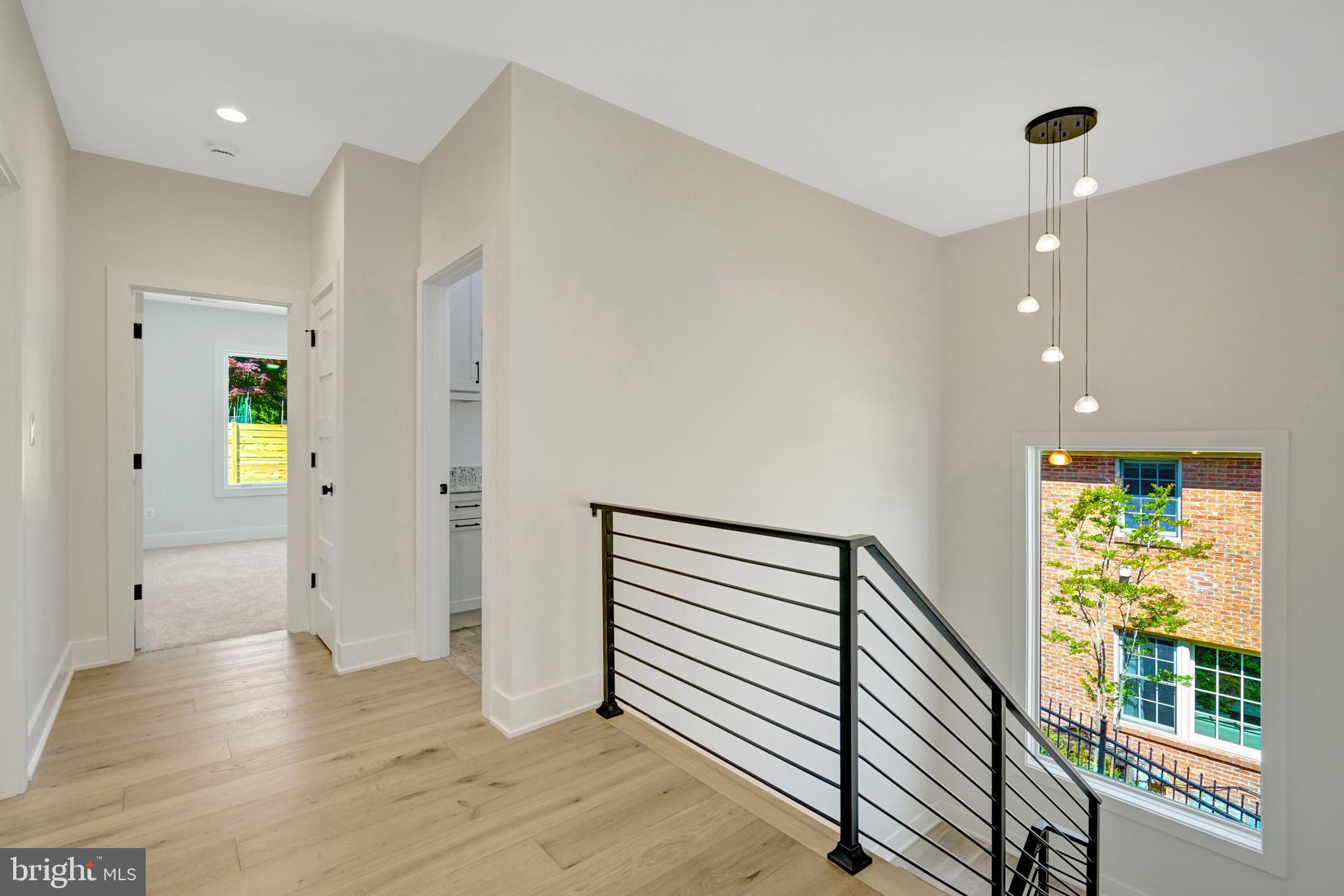 COUNTRY CLUB - Residential