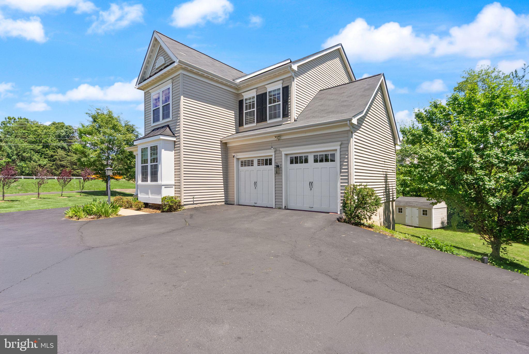 5484 AMBERVIEW COURT