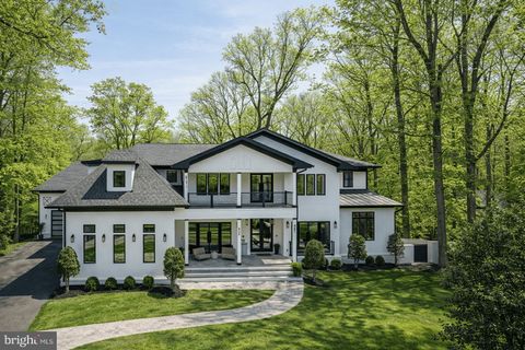 825 WHANN AVENUE MCLEAN VA 22101