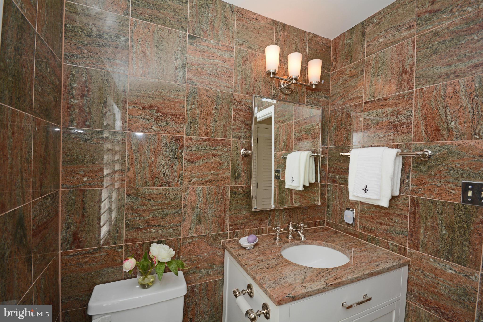 WOLFE ALLEY - Residential